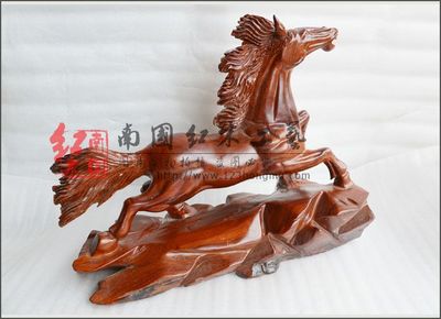 馬根雕,整木雕刻馬擺件,越南馬的工藝品批發(fā) 隨形雕刻馬擺設